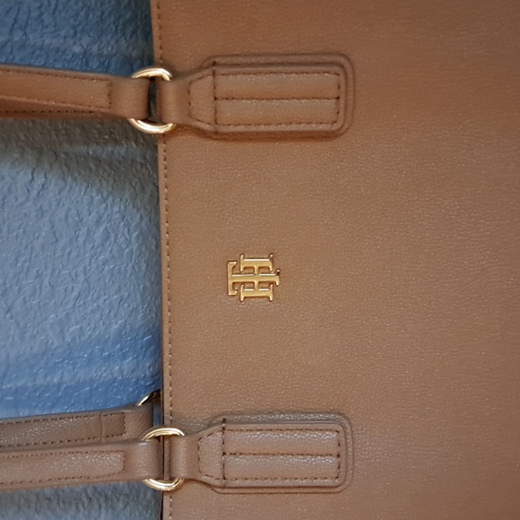 Tommy Hilfiger Tote - Picture 2 of 3